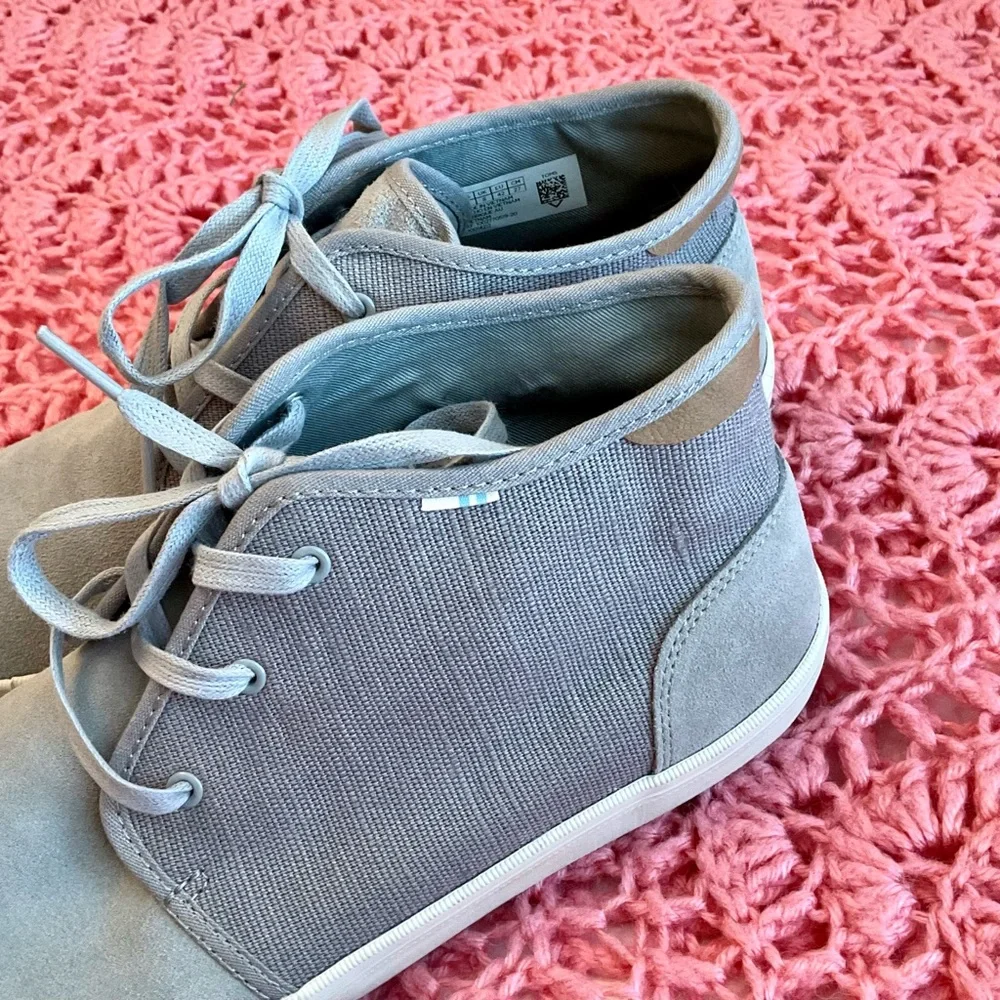 Tom’s Stylish Gray Men's Shoes